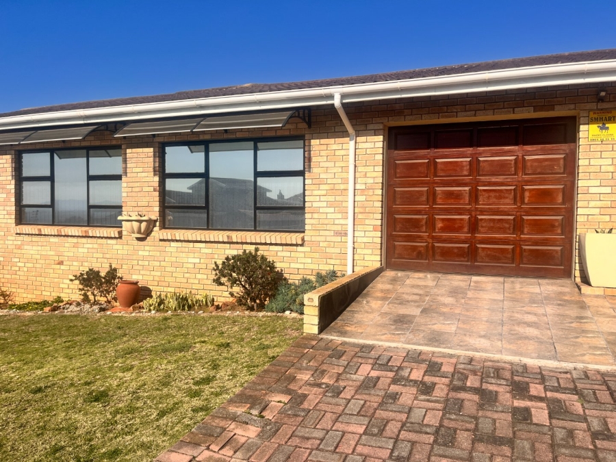 3 Bedroom Property for Sale in Wavecrest Eastern Cape